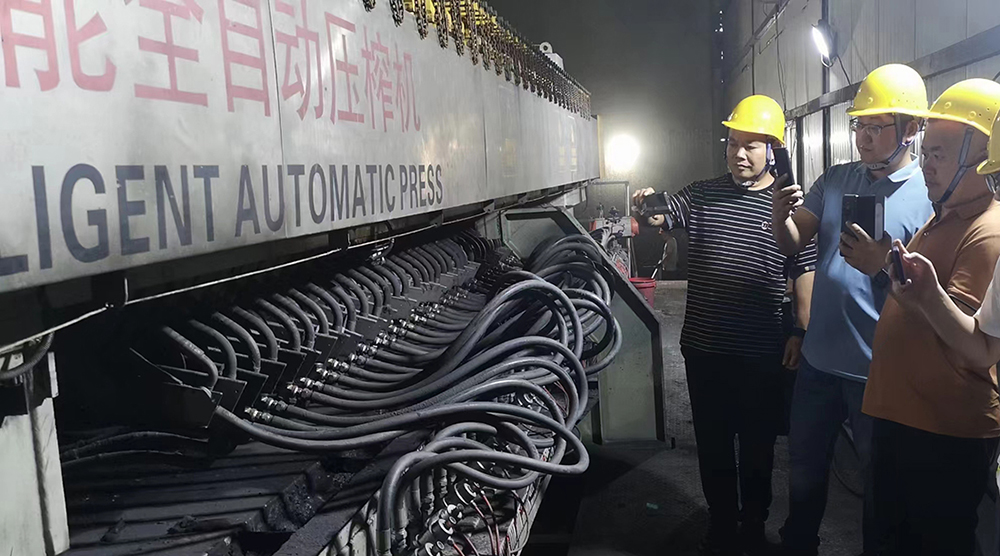 智能變腔壓榨機 XATZ1660-55pc